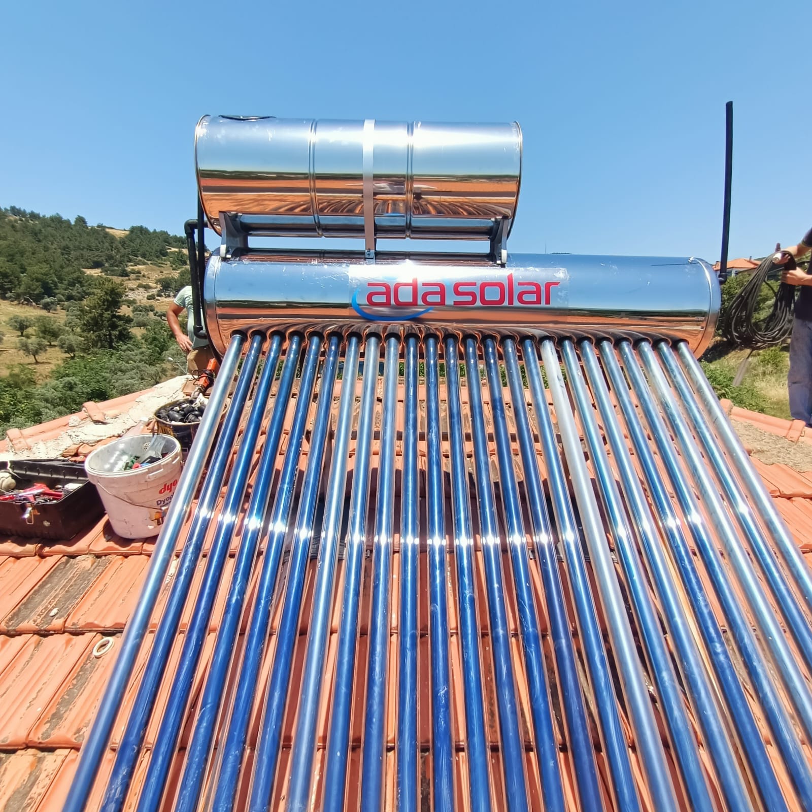 Çatı üstü güneş enerjisi sistemi